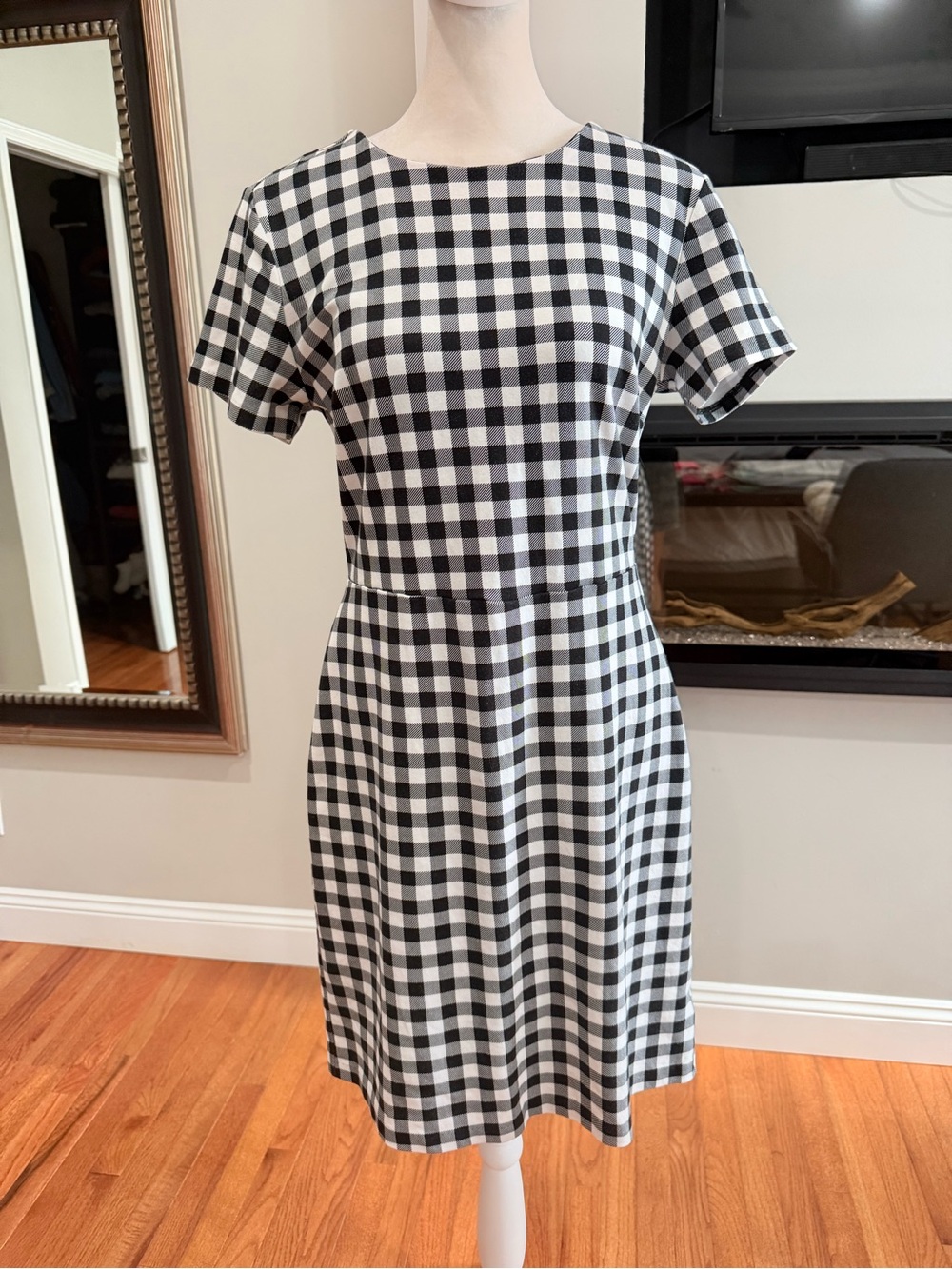 Old Navy Black & White Gingham Short-Sleeve Dress
